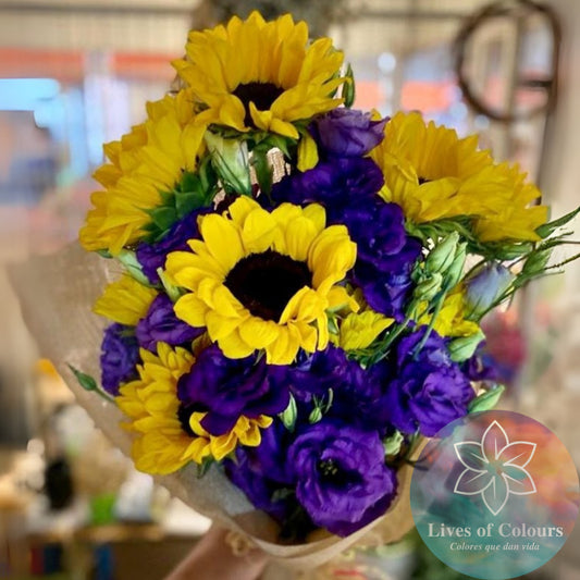 Ramo de 5 Girasoles con toques de Lisianthus morado