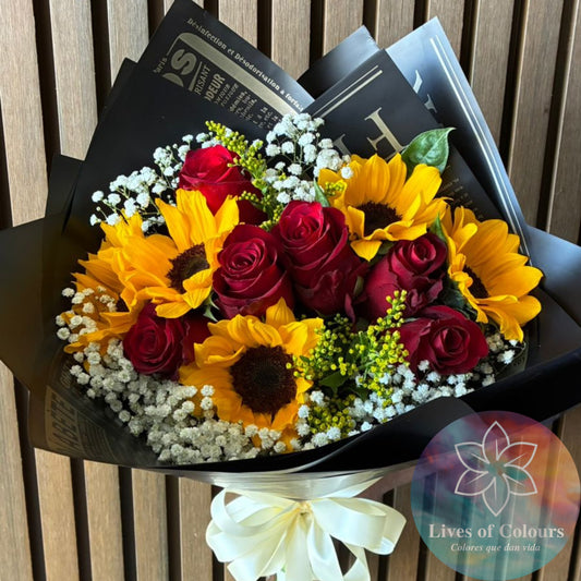 Ramo de 5 girasoles 5 rosas rojas, toques de follaje y Gupsophilia